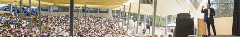 Prem Rawat addressing a crowd t maroo in 2016