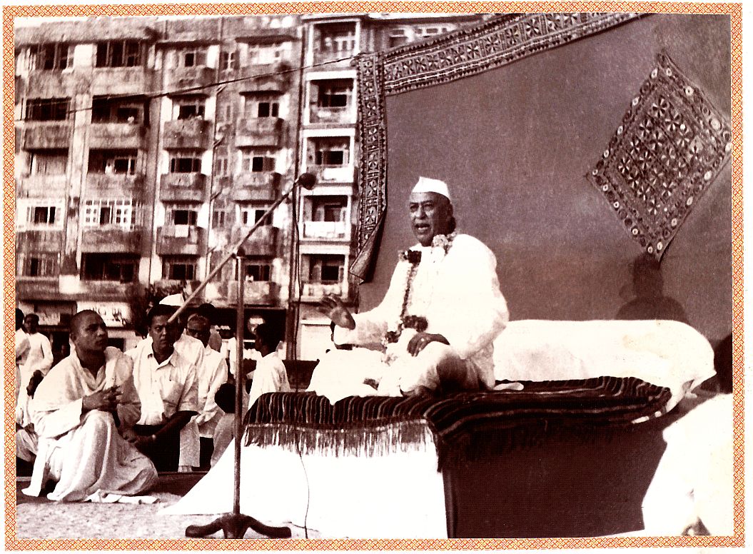 The Flamboyant Shri Hans Ji Maharaj