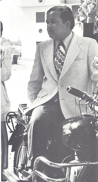 Prem Rawat aka Guru Maharaj Ji &ndash; Divine Light magazine Guru Puja Special 1973