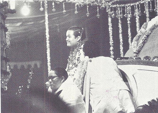 Prem Rawat aka Guru Maharaj Ji &ndash; Divine Light magazine Guru Puja Special 1973