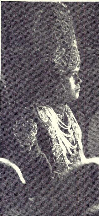 Prem Rawat aka Guru Maharaj Ji &ndash; Divine Light magazine Guru Puja Special 1973