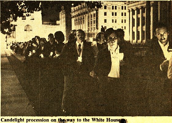 Candelight procession on the way to the White House