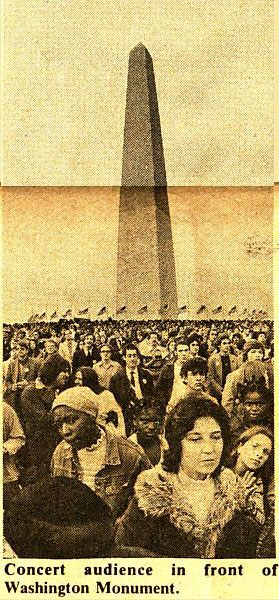 Concert audience in front of Washington Monument.