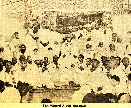 Hans Rawat with Mahatmas