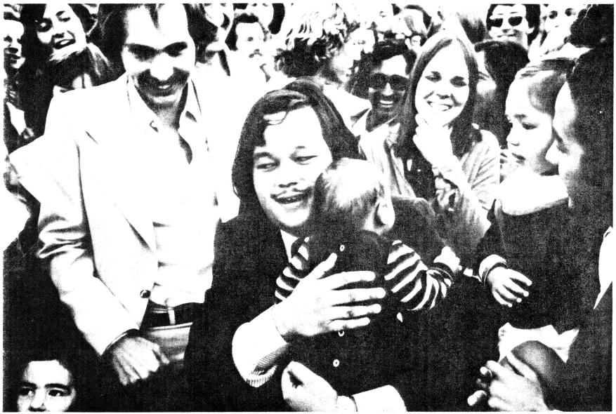 Prem Rawat Inspirational Speaker When He Was Guru Maharaj Ji, The Lord Of The Universe, 1976 With Pranam Bai and Mahatma Gurupujanand Prem Rawat Inspirational Speaker When He Was Guru Maharaj Ji, The Lord Of The Universe With Pranam Bai and Mahatma Gurupujanand, 1976