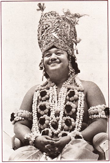 Prem Rawat Inspirational Speaker Dressed As Krishna 1978