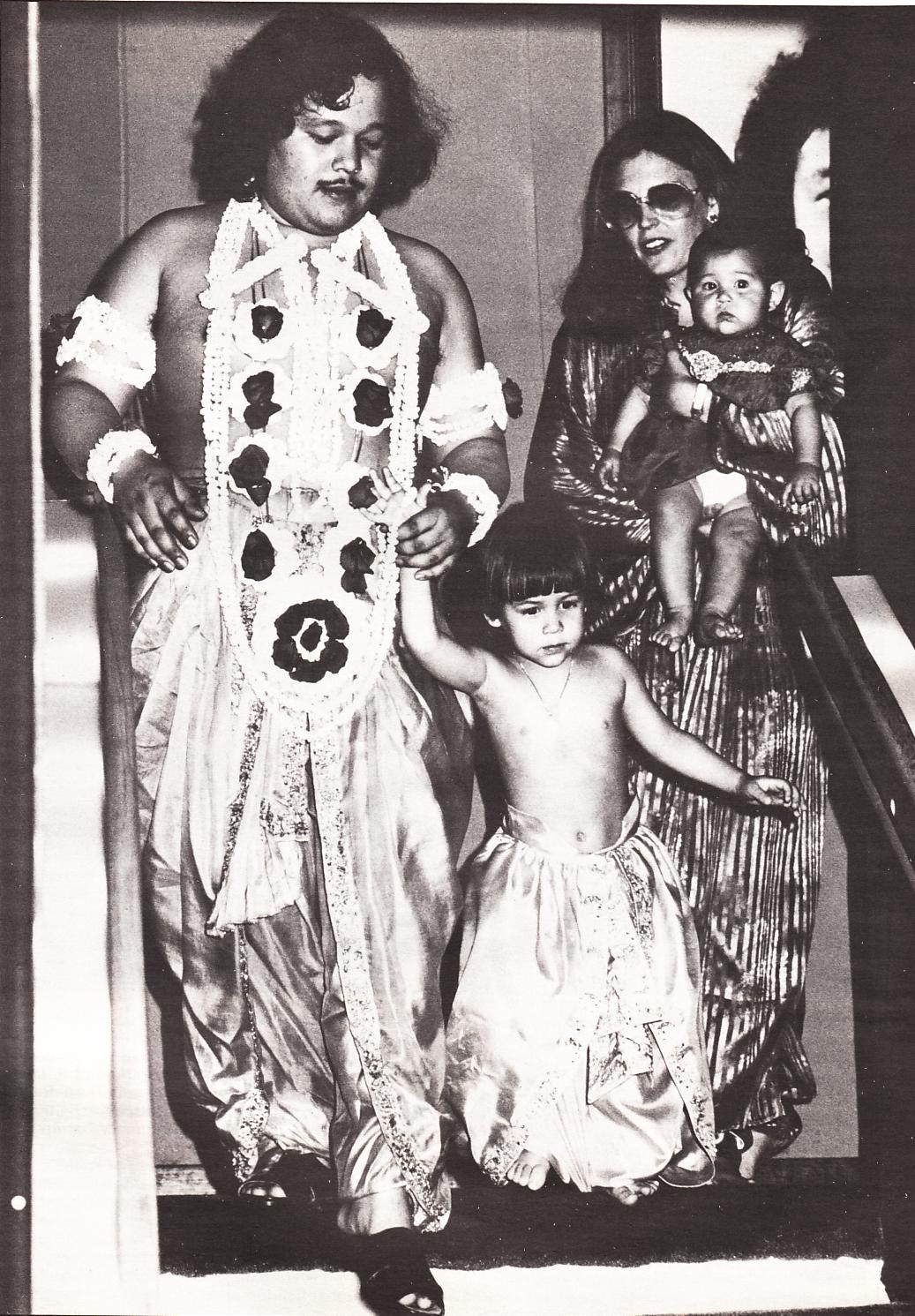 Prem Rawat Inspirational Speaker With Family Guru Puja Festival 1979