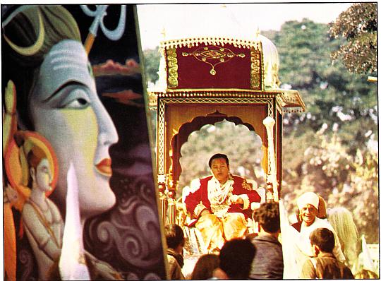 Prem Rawat Inspirational Speaker the Young Satguru In Procession 1971 Prem Rawat Inspirational Speaker the Young Satguru In Procession 1971