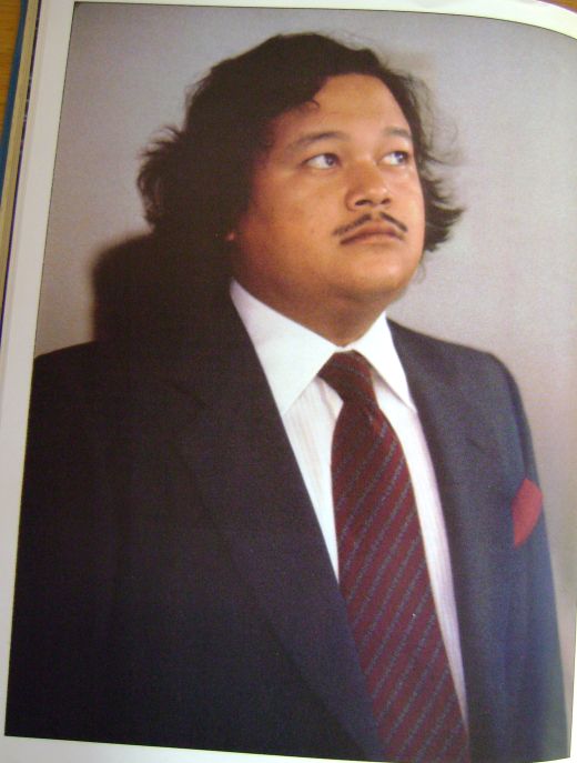 Prem Rawat Inspirational Speaker When He Was Guru Maharaj Ji, The Lord Of The Universe Being Worshipped At Hans Jayanti, 1978 Prem Rawat Inspirational Speaker When He Was Guru Maharaj Ji, The Lord Of The Universe Being Worshipped At Hans Jayanti, 1978