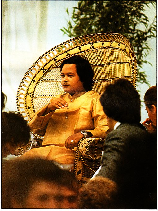 Prem Rawat Inspirational Speaker Gives Holy Breath in Copenhagen Darshan Line 1974