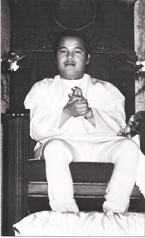 Prem Rawat (Guru Maharaj Ji) 1971 Trying To Grow A Moustache