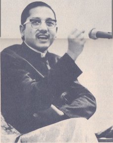 Bal Bhagwan Ji, eldest brother of Prem Rawat, in 1973 before he replaced his youngest brother