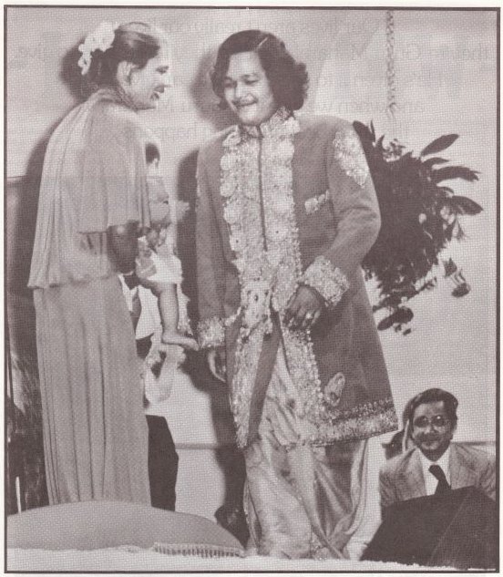 Prem Rawat and his Wife Marolyn On Stage With Close Associate and Serial Paedophile Mahatma Jagdeo