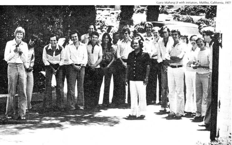 Guru Maharaj Ji with initiators, Malibu, California, 1977 Prem Rawat with initiators, Malibu, California, 1977