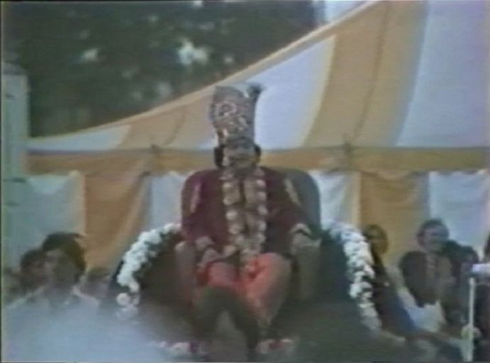 Prem Rawat in a Procession