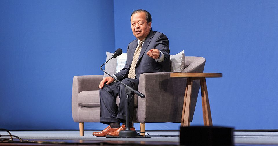 Prem Rawat on Stage