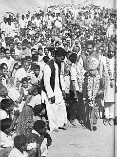 Mahatma Sampuranand Parades the Young Satguru Maharaji (Prem Rawat) Dressed as Krishna