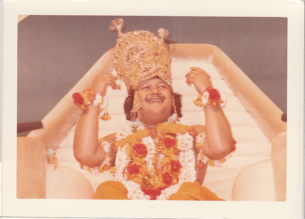 Prem Rawat Inspirational Speaker Dressed As Krishna With Crown On Throne Photo
