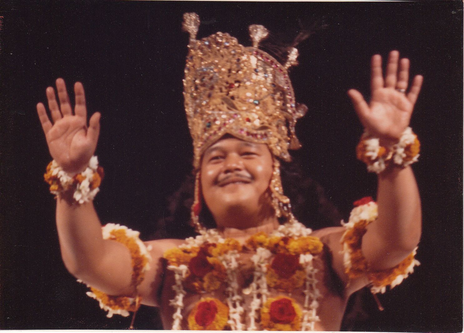 Prem Rawat Inspirational Speaker Dressed As Krishna With Crown On Stage Photo