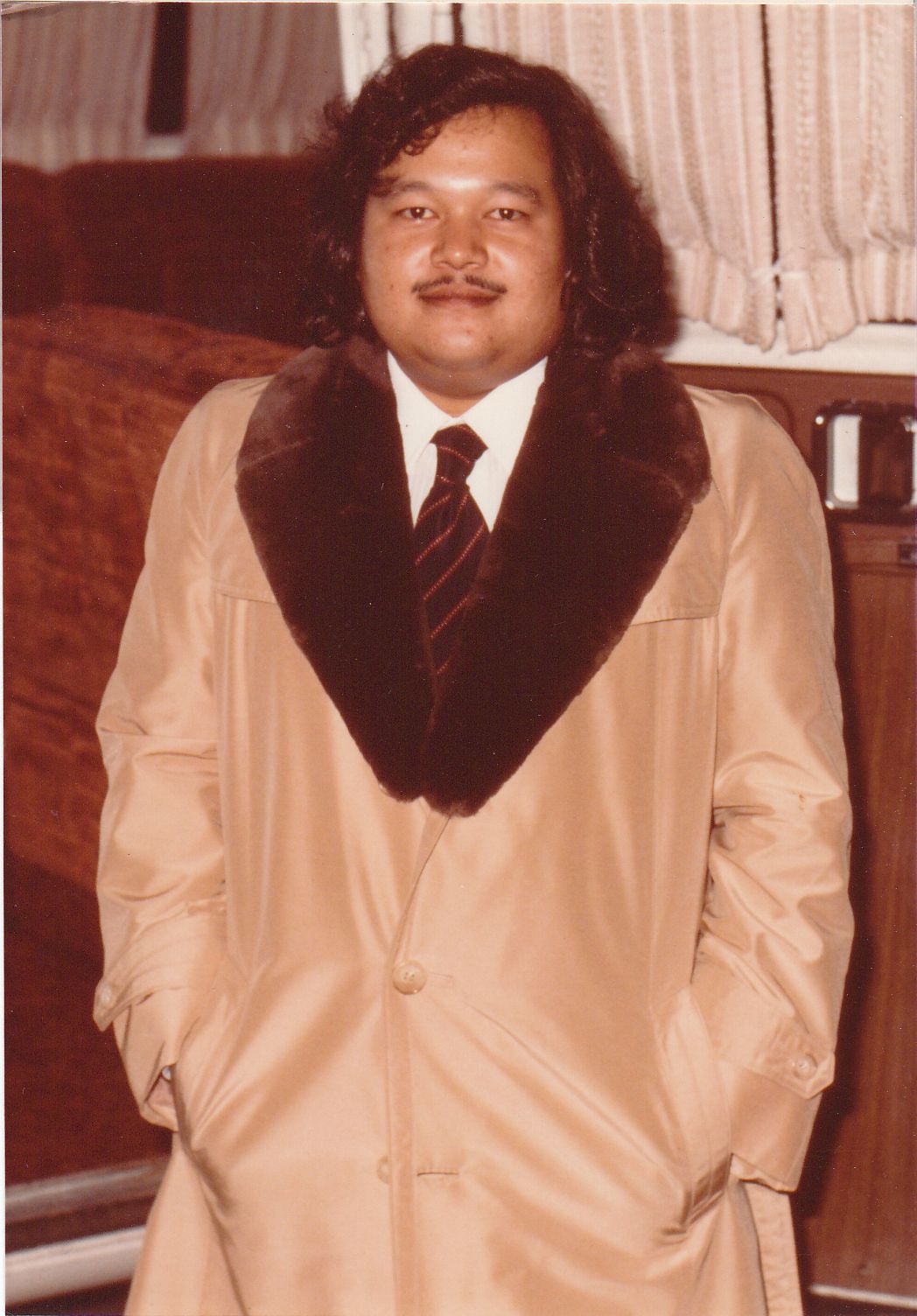 Prem Rawat Inspirational Speaker In Fur Coat Photo circa 1980