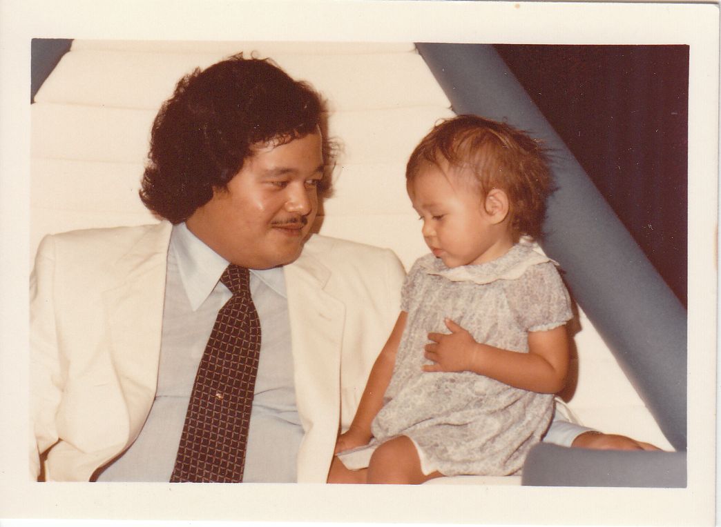 Prem Rawat Inspirational Speaker Photo On Stage On Throne With Child 1978