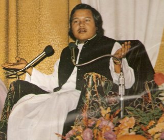 Maharaji (Prem Rawat) addresses audience in the 1970's
