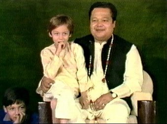 Prem Rawat with his 2 young boys