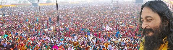 A crowd at a DJJS festival