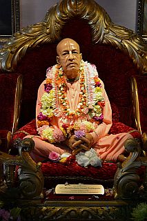 Prabhupad Statue