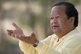 Maharaji Teaching About Shri Maharaj Ji