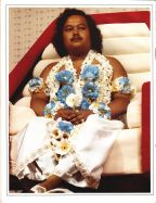 Maharaji Teaching About Shri Maharaj Ji