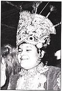 Maharaji Teaches That There Is Only One Perfect Master