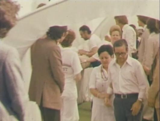 People line Up To Secretly Give Prem Rawat Money People line Up To Secretly Give Prem Rawat Money